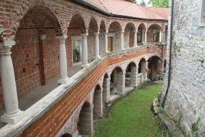 Mirna - notranjost gradu Mirna, foto Lapego (1)